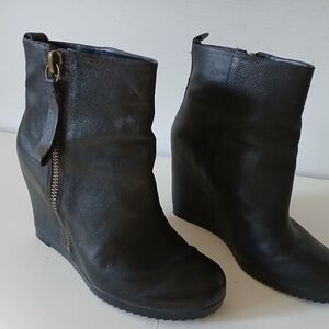 Nine West Black Leather Wedge Heel Bootie Size 7M 3 1/2 inch heel. Very good con